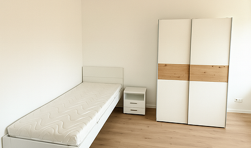 Nature meets comfort: stylish, completely renovated room in the sought-after Waldstadt district
