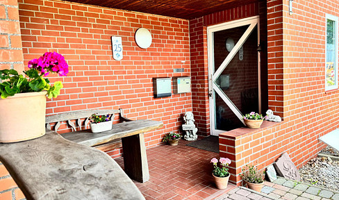 One/two-family house with large plot of land direct from the owner PROVISION FREE