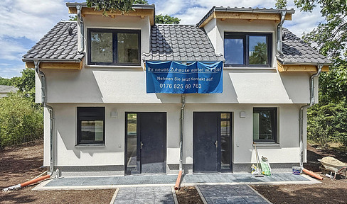 Newly built semi-detached house in Berlin-Falkenberg - For families & couples