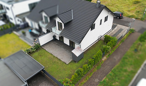 Neuwertige Doppelhaushälfte in Kommern-Süd | Panoramablick | Energieklasse A | Provisionsfrei