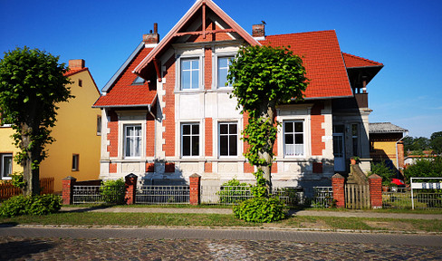 Old building jewel with two residential units in the Fürstenberg lake district - commission-free