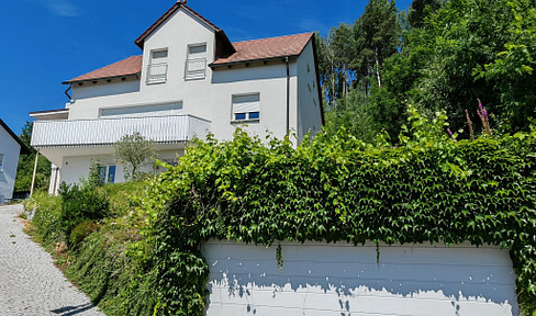 Geräumige 3 Zimmer Wohnung mit Aussicht am Ettmannsdorfer Berg