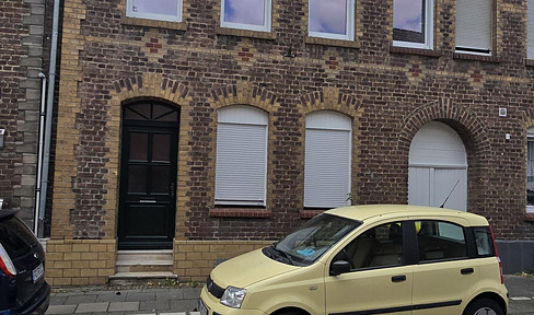 First occupancy: renovated old terraced house in the center of Frechen