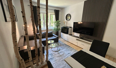 Luxurious, newly furnished 2-room apartment with view of green inner courtyard - first occupancy, top location
