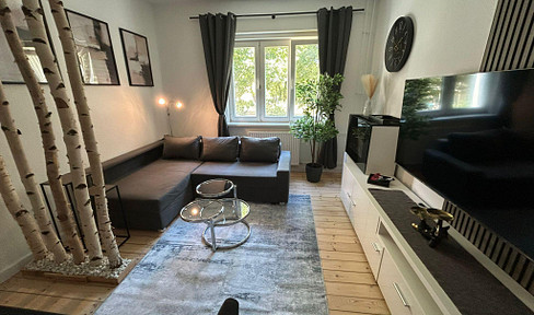 P-Berbg! Luxurious furnished 2-room apartment with view of green inner courtyard - first occupancy, top location
