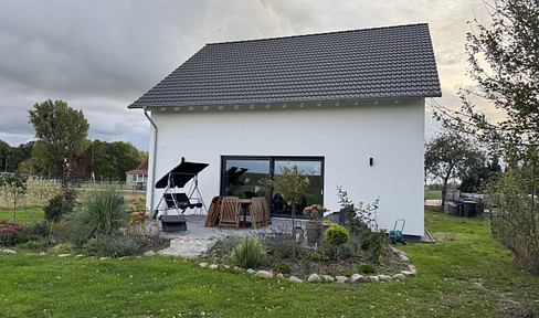Innovative, quiet, close to the city - smart dream home near Neubrandenburg