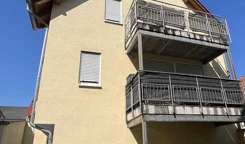*WITHOUT PROVISION* Charming 3-room apartment incl. 91m² living space, 2x parking space, balcony, 2x storage room