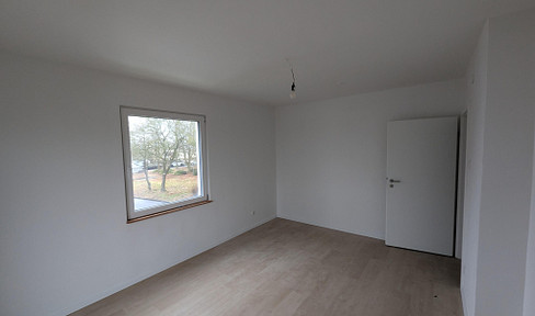 Top investment: Refurbished 2-room apartment with balcony (planned), € 750 basic rent