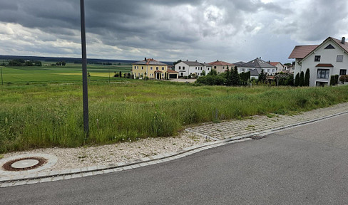 Undeveloped building plots for sale in Berg im Gau