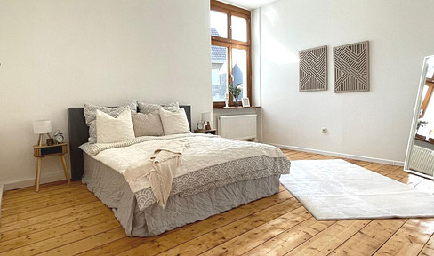 Charmante Altbauwohnung 4 Zimmer 140qm mit kleinem Balkon Eigennutz oder Kapitalanlage
