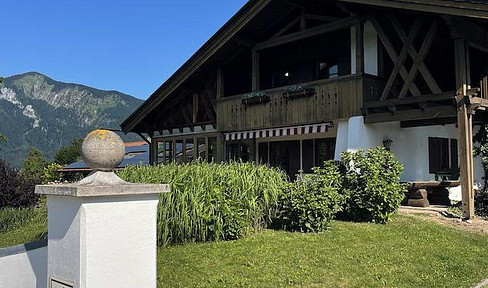 *Exclusive property in a breathtaking location with stunning mountain panorama and granny flat**