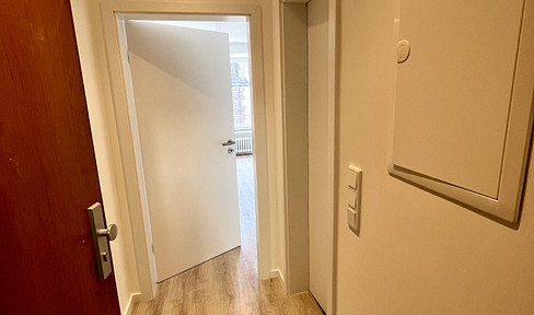 Compact & stylish: Fully modernized apartment with old building flair