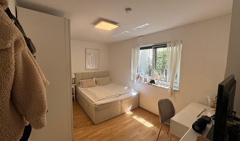 Flat share for 5 people looking for roommate(s) near the subway in Munich