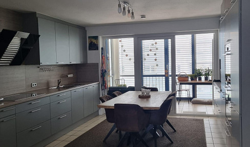 Bright 4.5 room apartment with high-quality fitted kitchen for rent