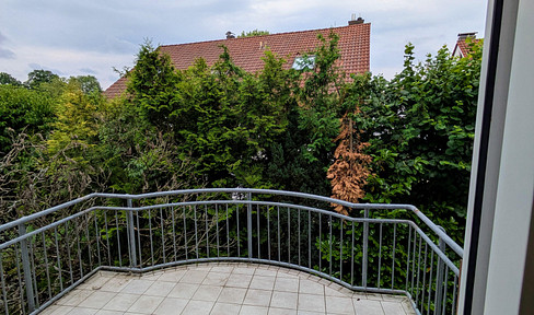 Bright, cozy 2-room apartment with balcony and fitted kitchen in Steinenbronn