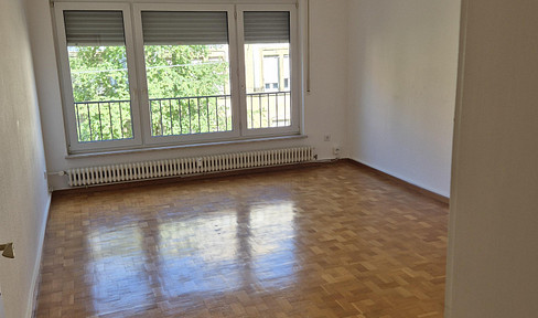 Quietly located 3 room apartment close to the center near Günther-Klotz-Anlage