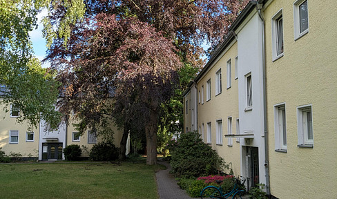 Light-flooded 3.5-room apartment with loggia - not far from Schlachtensee S-Bahn station