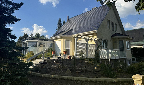 Einzigartiges Anwesen mit großem Grundstück, Pool, mehreren Wohneinheiten für 549000€