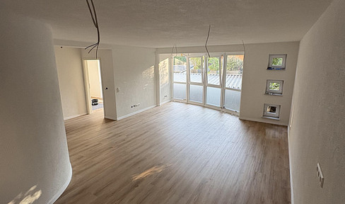 Lichtdurchflutete, neu renovierte 3-Zimmer Wohnung mitten im Zentrum von Neustadt