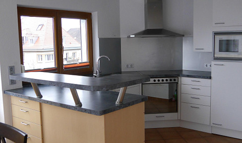 Light-flooded, modernized 3.5-room apartment in a quiet green area with balcony