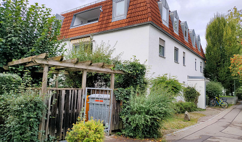 Commission-free 2-room terrace apartment with garden and fitted kitchen