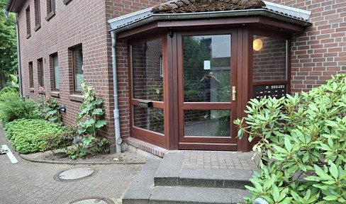 2-room apartment on the ground floor with cold conservatory in a quiet rear location