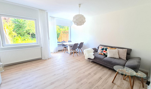 Modern family happiness near Botanical Garden/Nienstedten border