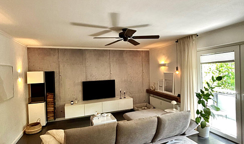 Modernized 3-room condominium (raised first floor) incl. garage