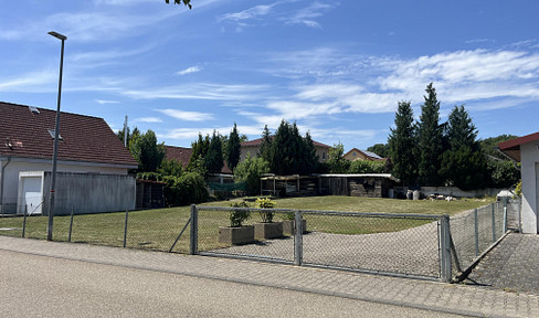 Building plot, fully developed, in a prime location (e.g. 200m to the bathing lake)