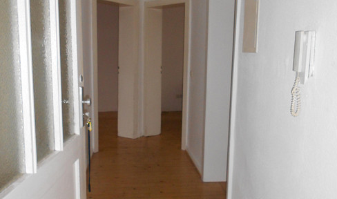 3 room apartment on the mezzanine floor with garden access