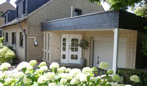 Exclusive semi-detached house with full furnishings in a top location in Mülheim-Speldorf