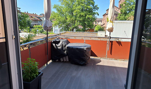 Commission-free - centrally located family-friendly apartment with balcony and parking space