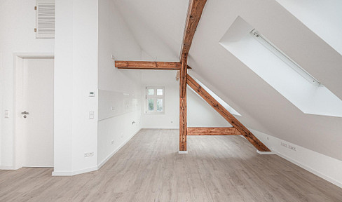 Neugebaute 2,5-Zimmer-Dachgeschoßwohnung mit Charakter