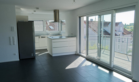 Modern 3-room apartment with balcony, fitted kitchen and parking space in Winnenden-Baach