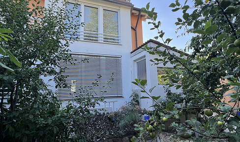 Wohnen & Arbeiten wie im Urlaub - mit Gartenparadies, Außenküche & Raum für Ihre Ideen