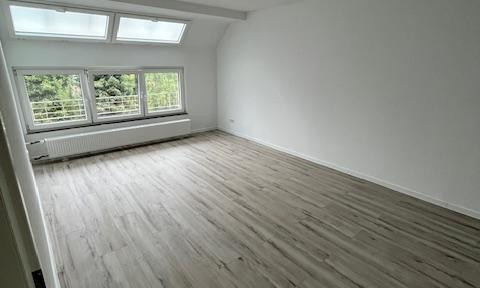 frisch zu 90% sanierte 3 Zimmer-Wohnung - Seitenstraße vom Fischertal