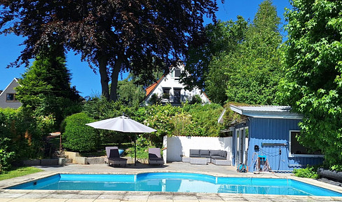 Exclusive detached house with pool