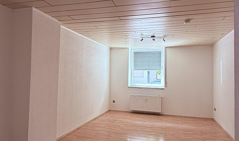 Barrier-free 3-room apartment ground floor | wheelchair accessible | bathroom with shower & bathtub | electric shutters