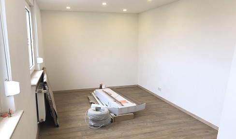 Modernized 2-room apartment on the 2nd floor with EBK, parking space and cellar compartment