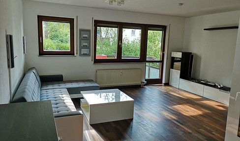 Provisionsfrei! Attraktive und renovierte 2,5-Zimmer-Wohnung vollständig möbliert mit Balkon und EBK