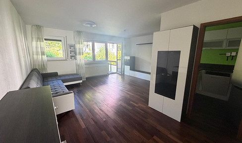 Free of commission! Attractive and renovated 2.5-room apartment fully furnished with balcony and fitted kitchen