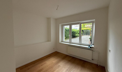 Directly from the owner - Core-renovated condominium in Pempelfort! Modern & ready for immediate occupancy
