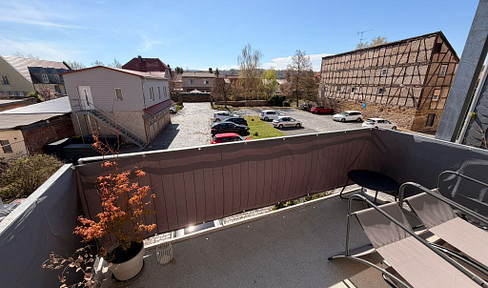Bright, spacious 3-room apartment with a balcony, located in the heart of Heringen/Helme.