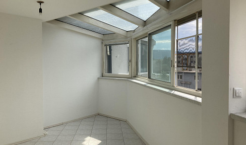 Helle 3-Zimmer-Dachgeschosswohnung mit großer Terrasse & Garagenplatz - ideal für Familien und Paare