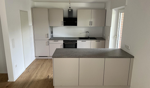 First occupancy! Central ground floor apartment, large balcony, kitchen