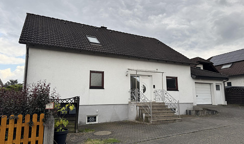 Rurally located 3-room first floor apartment with large terrace