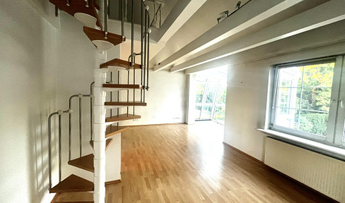 Bright maisonette apartment with gallery, conservatory and garden view in Niendorf - from 01.08.2025