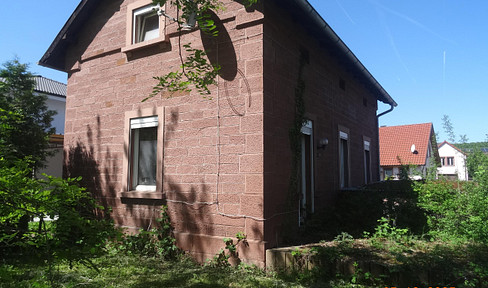 Detached Reichsbahn house with a large plot and (almost) unlimited possibilities