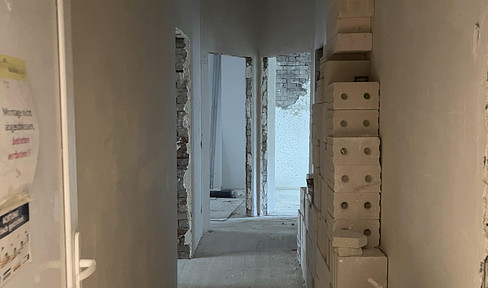 Shell apartment with generous ceiling height in Julius-Ertel-Str. Wilhelmsburg
