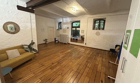 Ground floor plus 1st floor / Stylishly furnished / Krefeld Forstwald